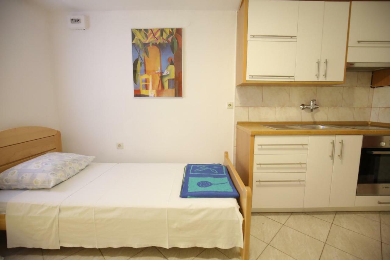Apartments Paleka Petrcane Bagian luar foto