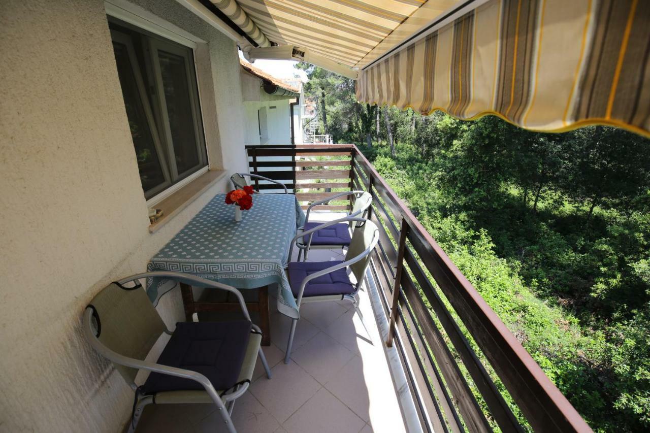 Apartments Paleka Petrcane Bagian luar foto