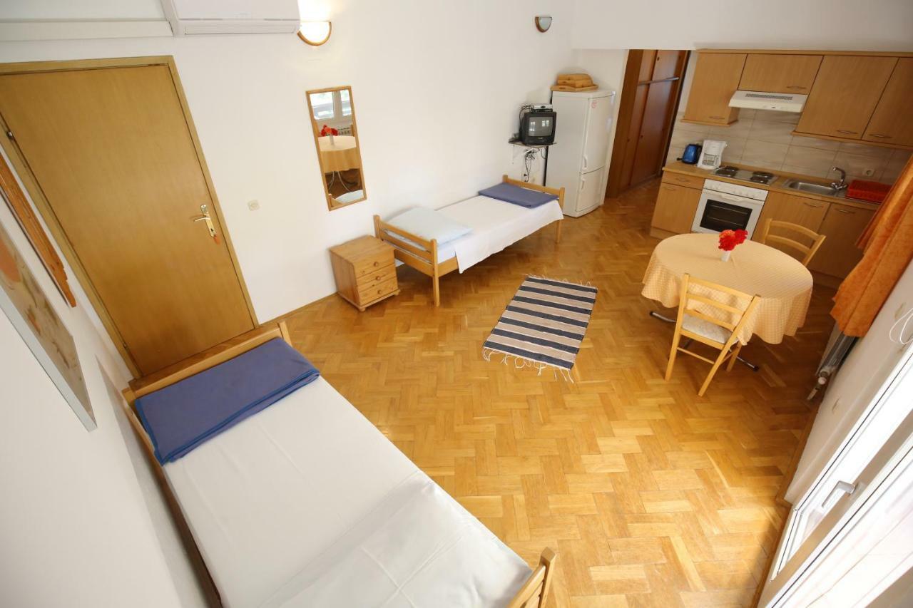 Apartments Paleka Petrcane Bagian luar foto