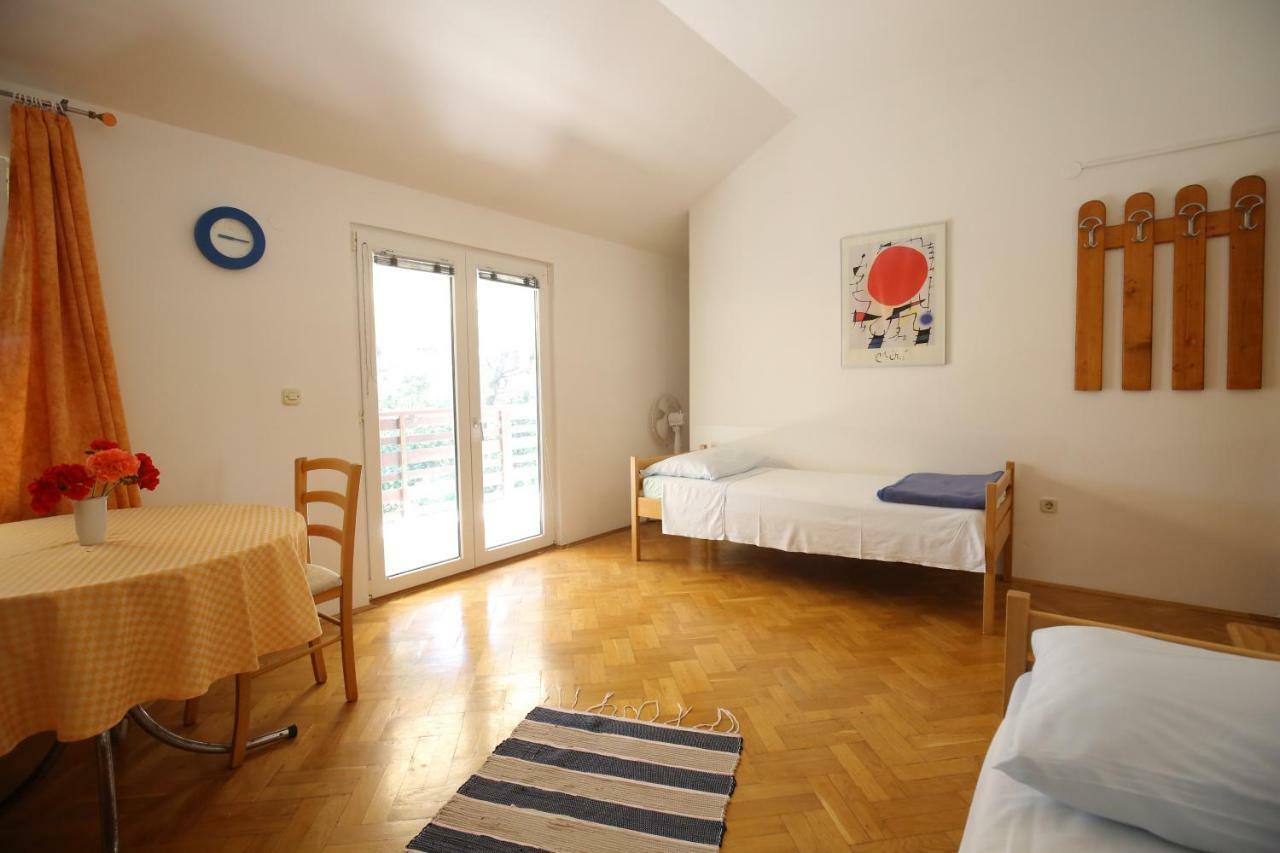 Apartments Paleka Petrcane Bagian luar foto