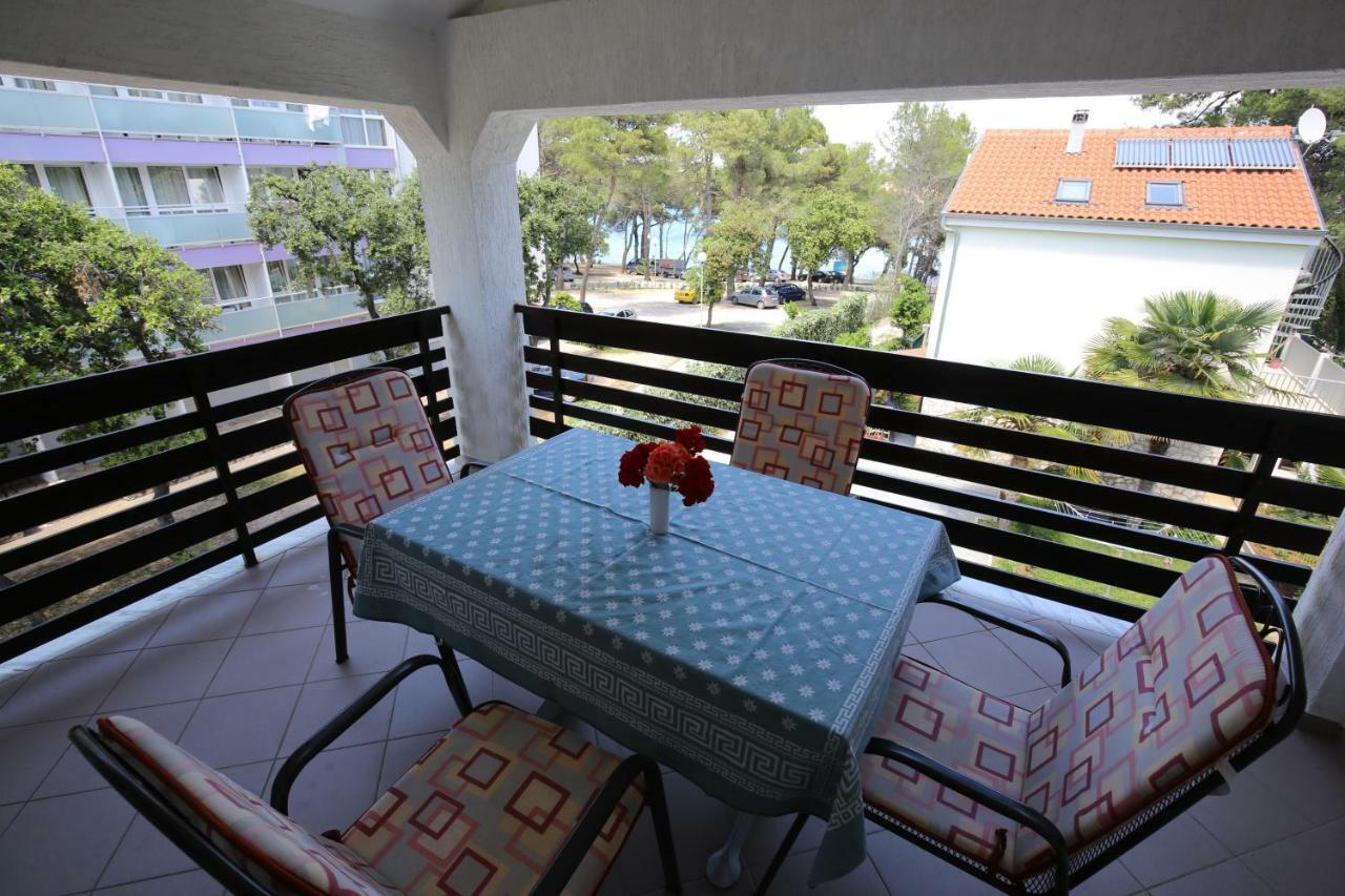 Apartments Paleka Petrcane Bagian luar foto