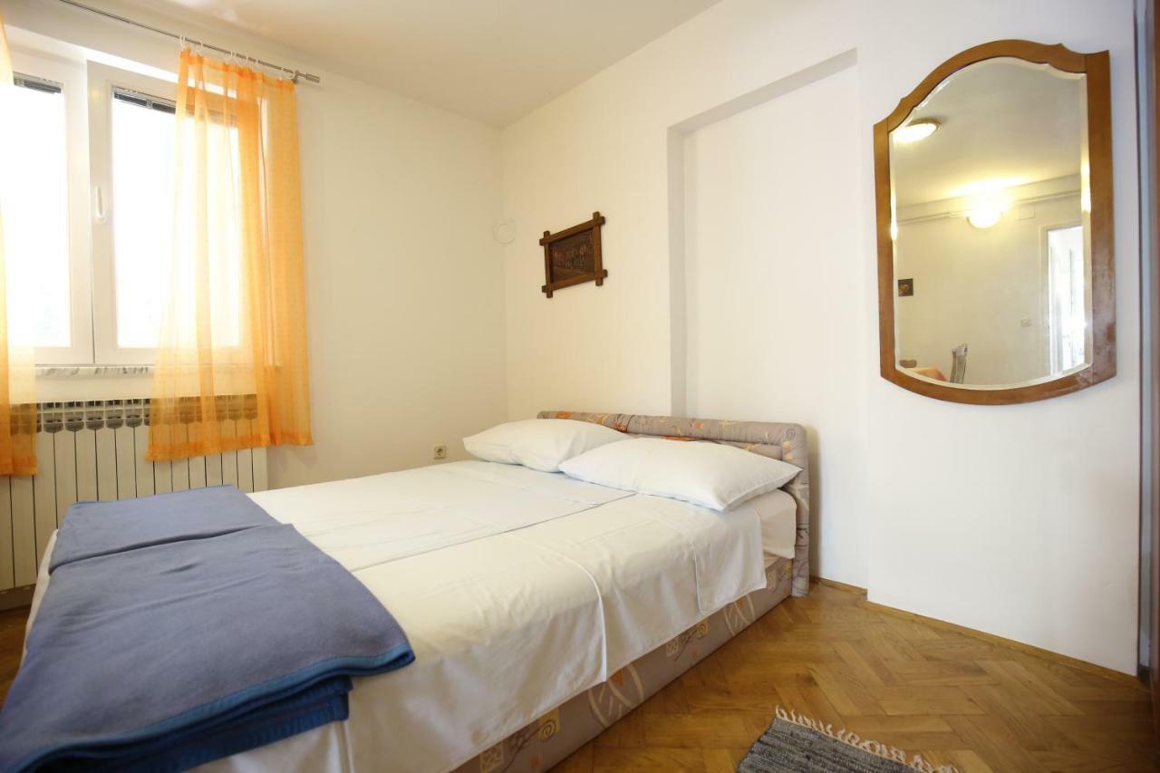 Apartments Paleka Petrcane Bagian luar foto